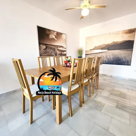 Modern 3 Bedroom Near Burriana Apartment Nerja